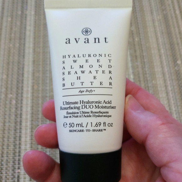 Avant Skincare Avant Ultimate Hyaluronic Acid Resurfacing Duo